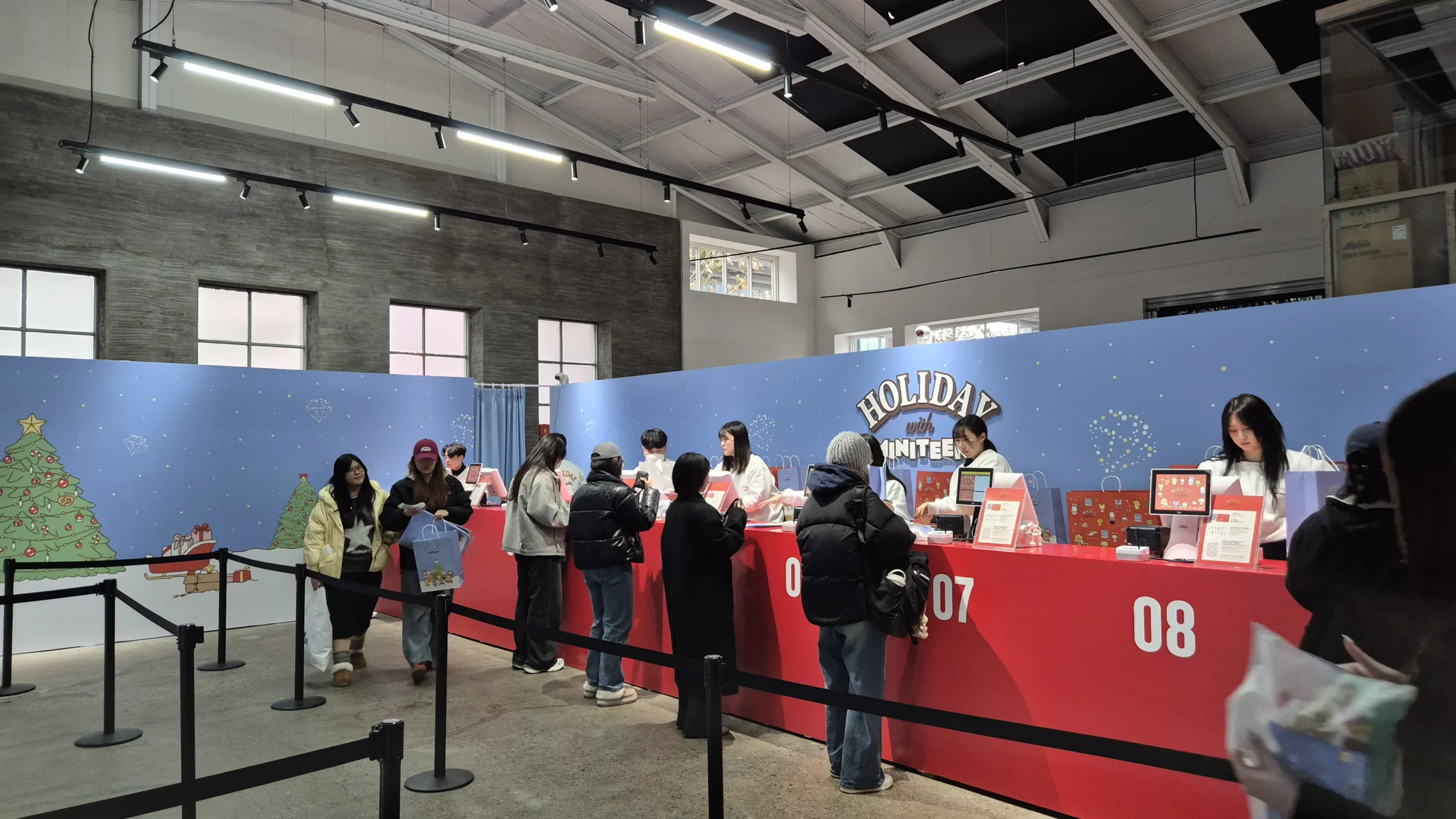 아이돌 팝업스토어 진행요원